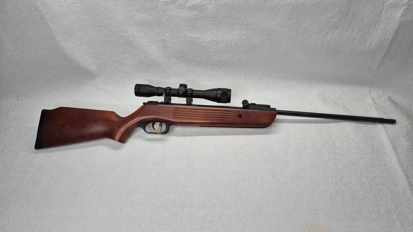POWERLINE .177 PELLET AIR RIFLE W/ SCOPE