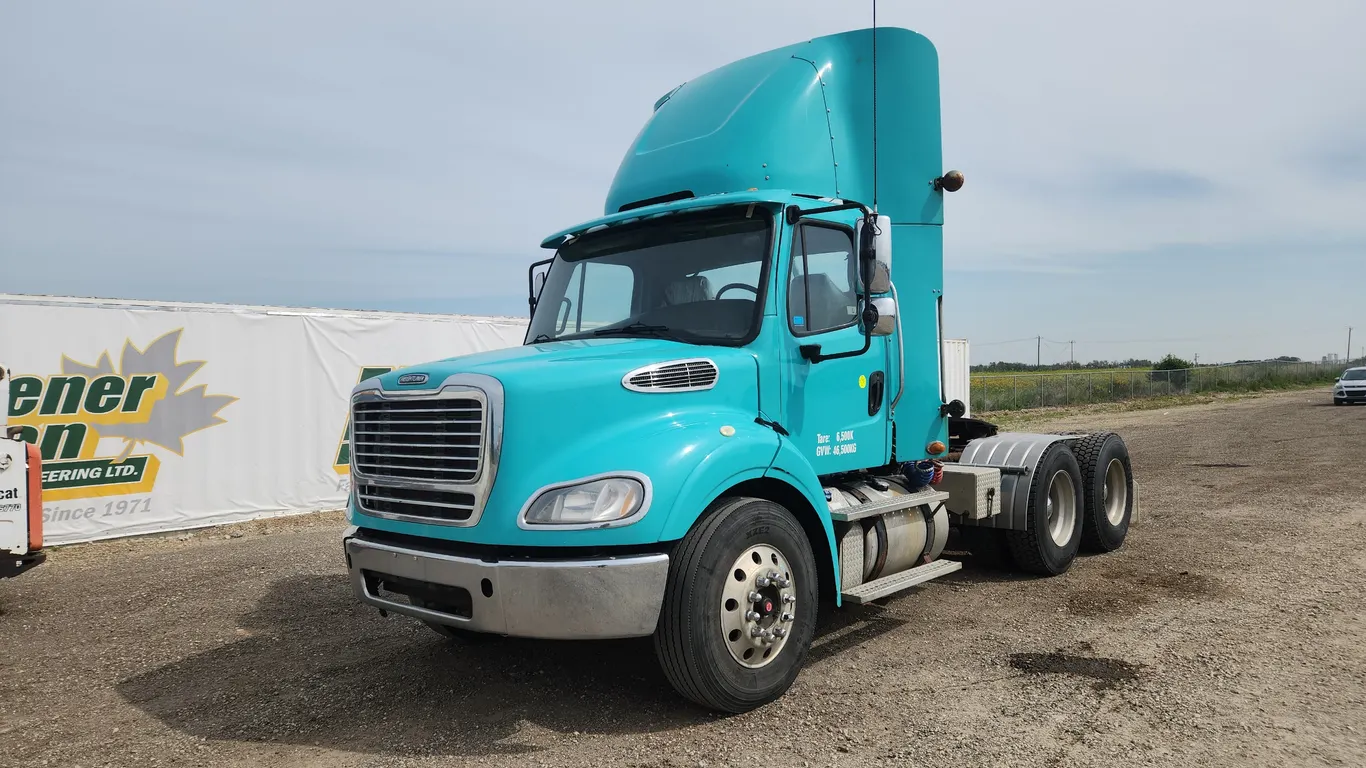 2014 Freightliner M2 112 T/A Day Cab Tractor