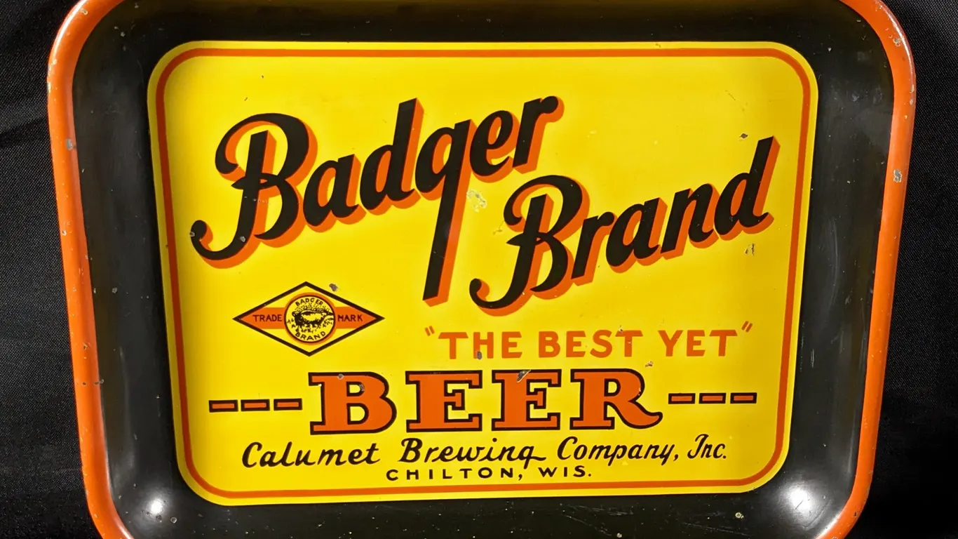 BEER TRAY BADGER BRAND "THE BEST YET" BEER CALUMET BREWING CHILTON WISCONSIN