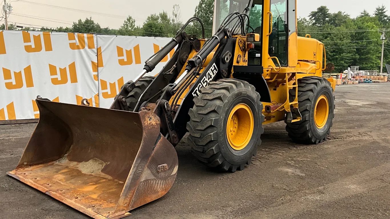 2001 DEERE TC54H WHEEL LOADER SN: DWTC54H581545