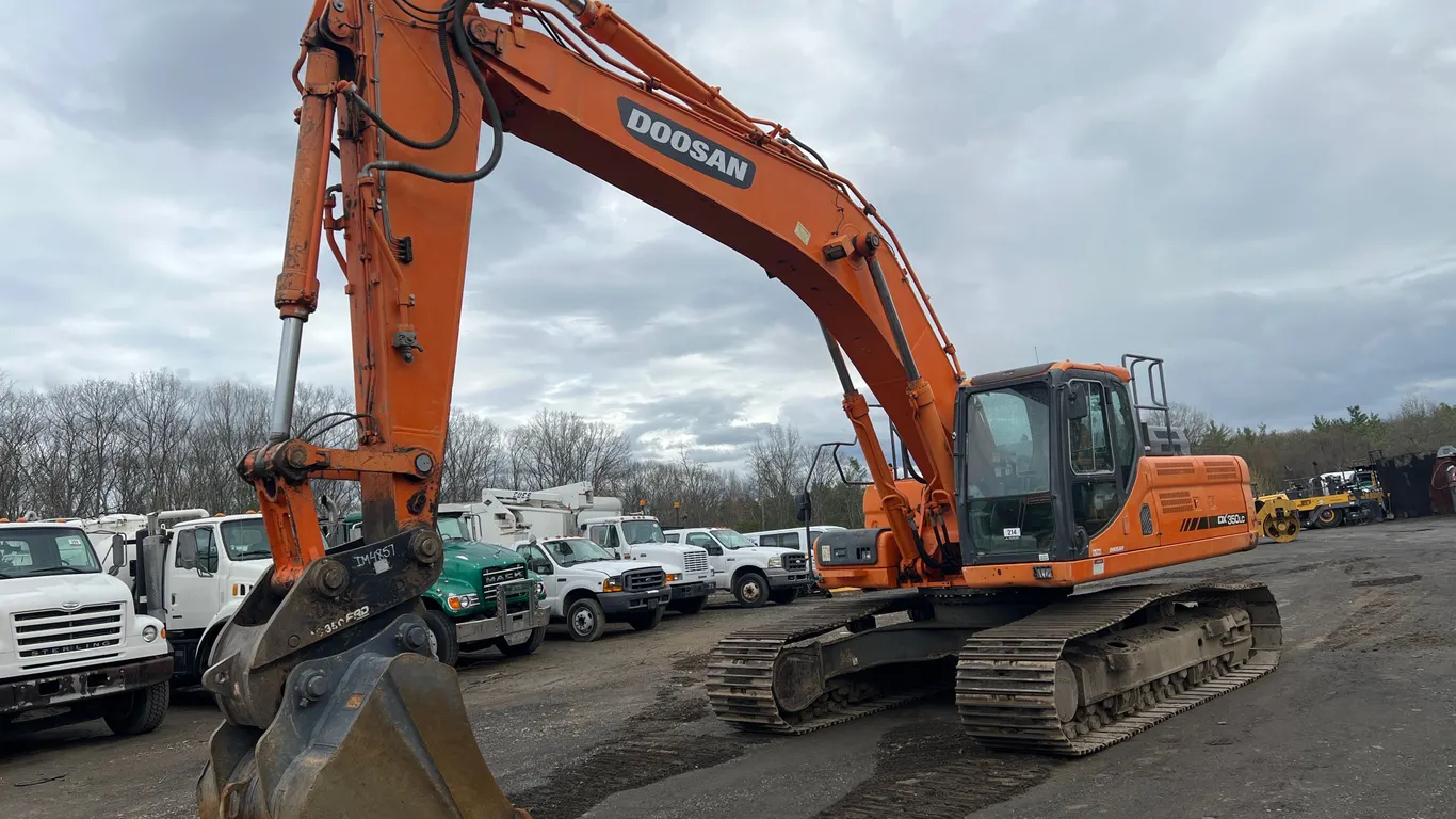 2013 DOOSAN DX350 LC5 HYDRAULIC EXCAVATOR SN: DWGCECAJPC1010099