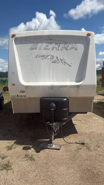 2007 Forest River Camper with bumper hitch