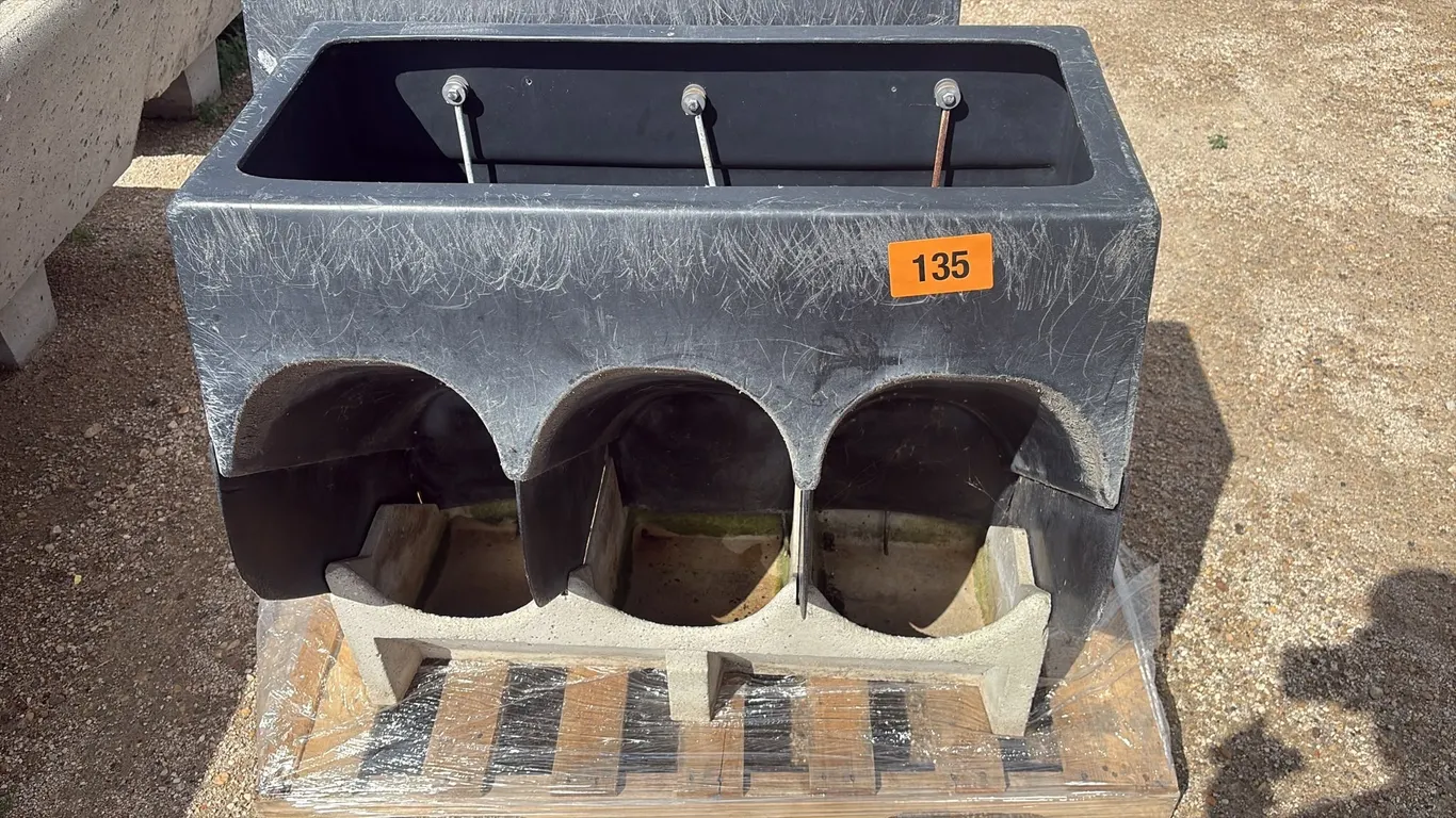 Concrete hog feeders