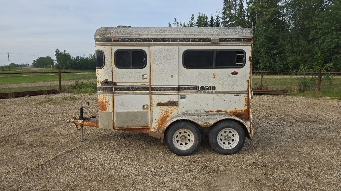 1988 Logan 2 Horse Trailer