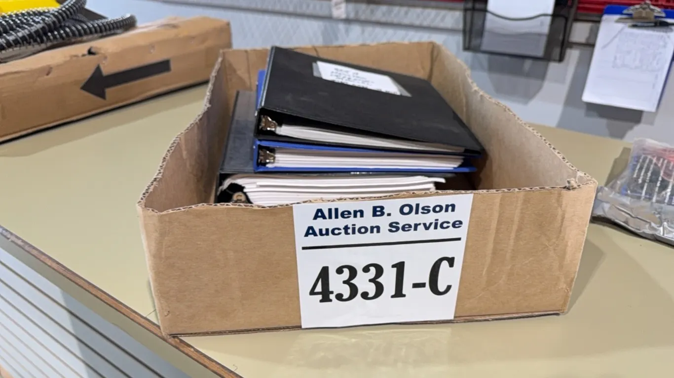 HESSTON 565A/CASE 8465A BALER MANUALS & PARTS MANUALS - LOCATED IN SHOP