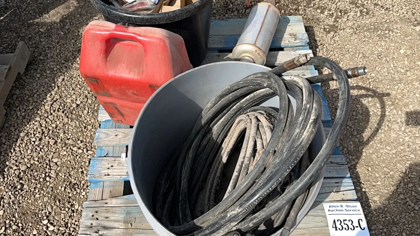 MUFFLER FOR SMALL TRACTOR, FUEL TANK FOR AUGER/BOAT, FUEL HOSE, ASSORTED HYD HOSES, TRAILER LIGHTS & SMALL PARTS