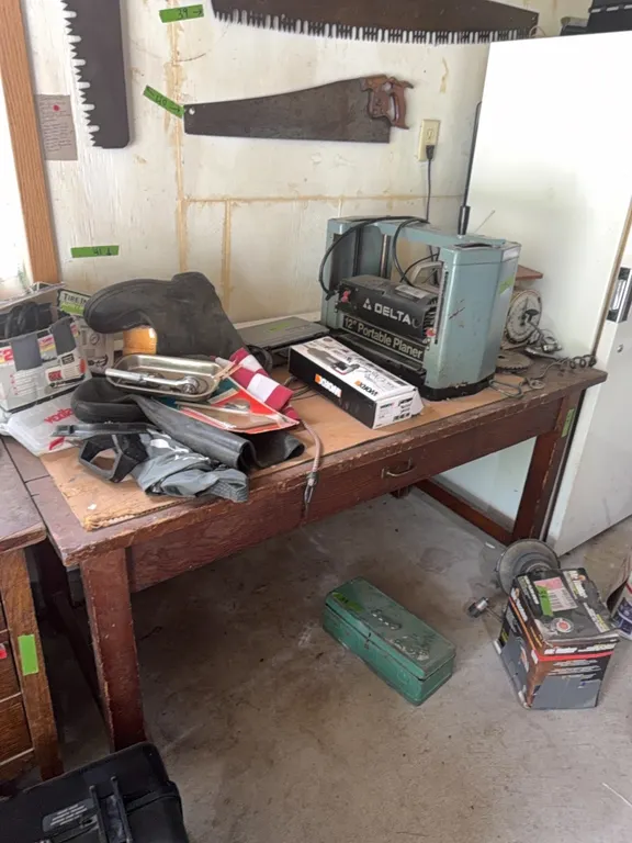 Library table, table only, doesn’t include items on top.
note: items in drawer are included with table, solid good table