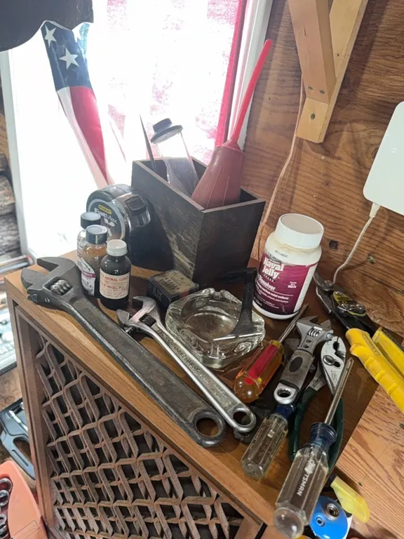 Tools and Misc. predator scent, etc