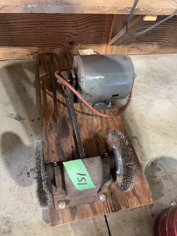 Electric buffing wheel, 110 V, with switch