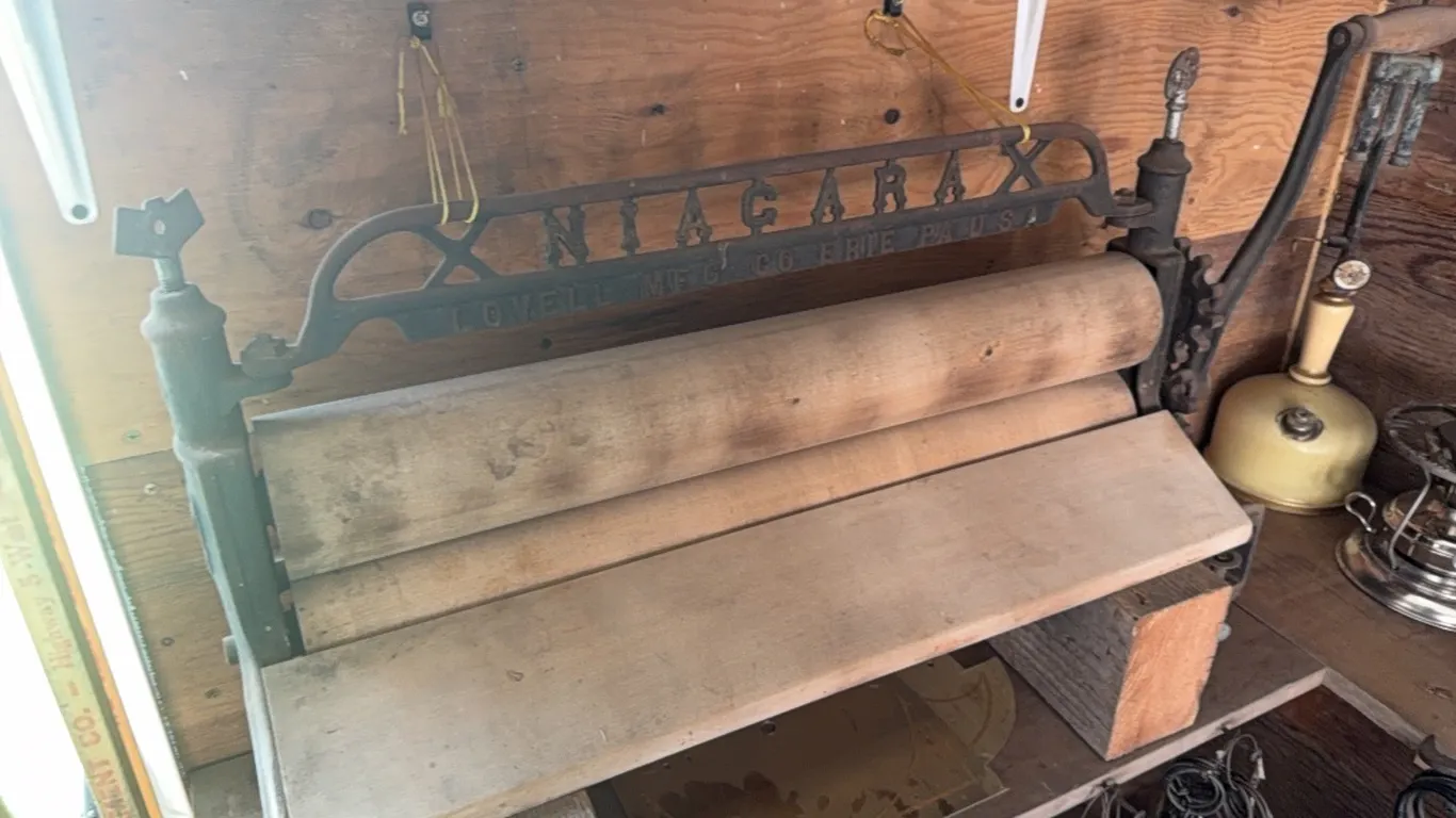 Large antique ringer, commercial size, hard to find
