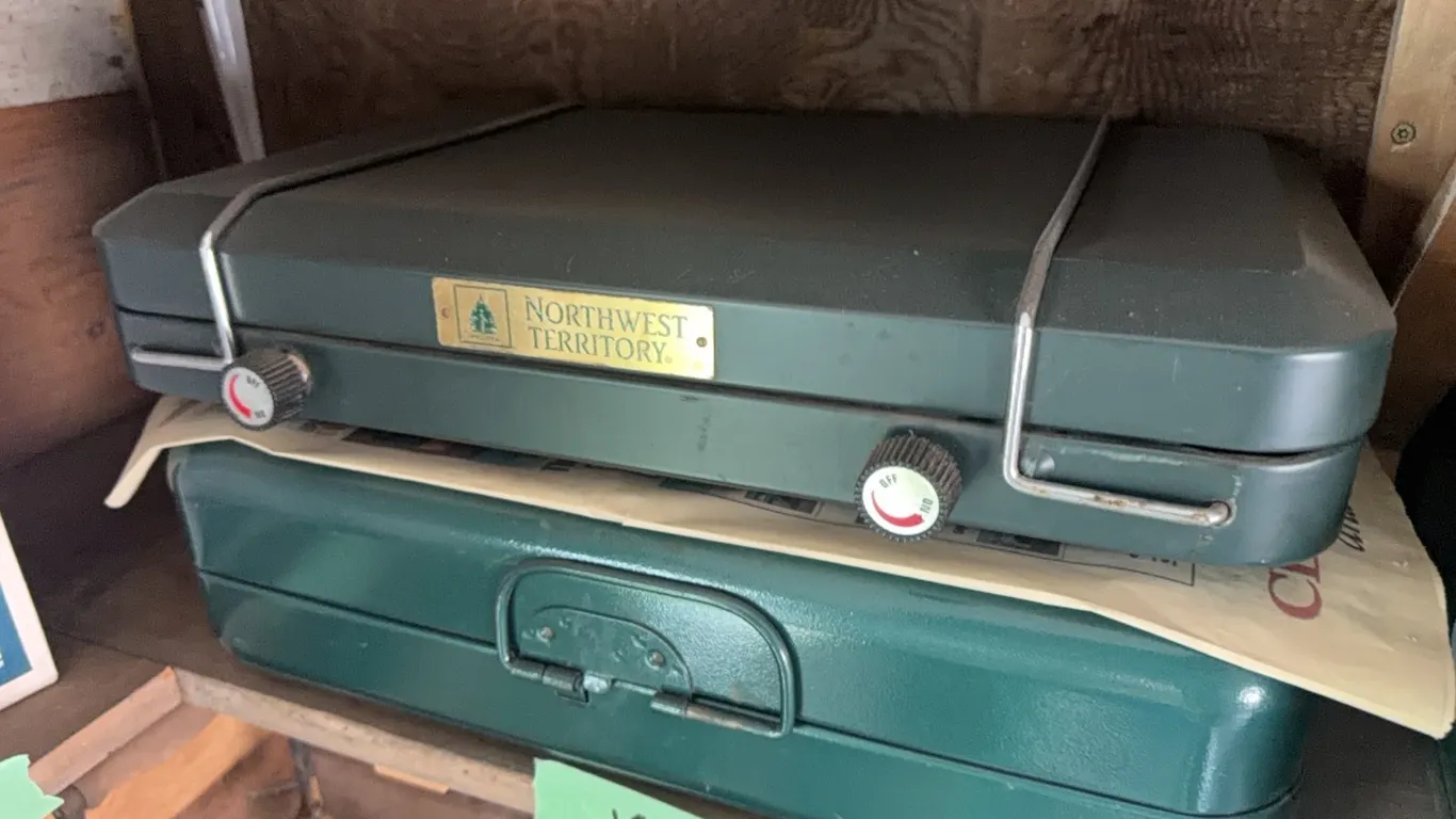 Two campstoves, excellent stoves