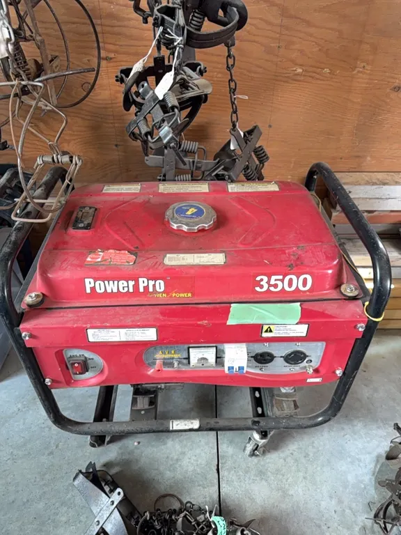 3500 Watt gas Power Pro Generator, equipped with AC 120/240 V