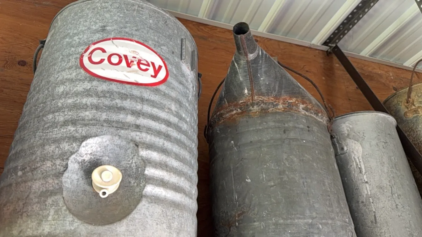 (3) vintage cans