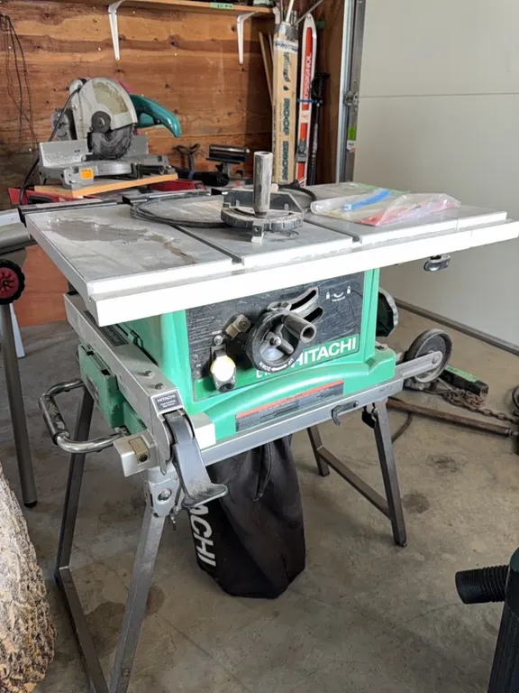 Hitachi C10FR table saw with Stand and bagger, excellent shape