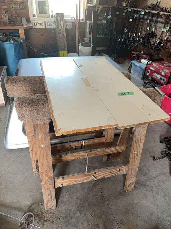 pair sawhorses, folding type