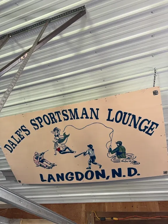 Dale’s sportsman lounge sign