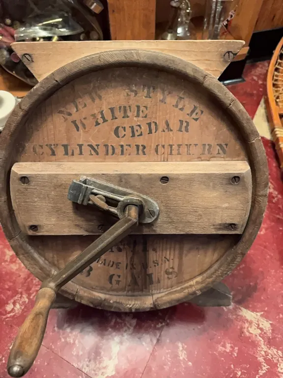 New style white cedar cylinder churn
