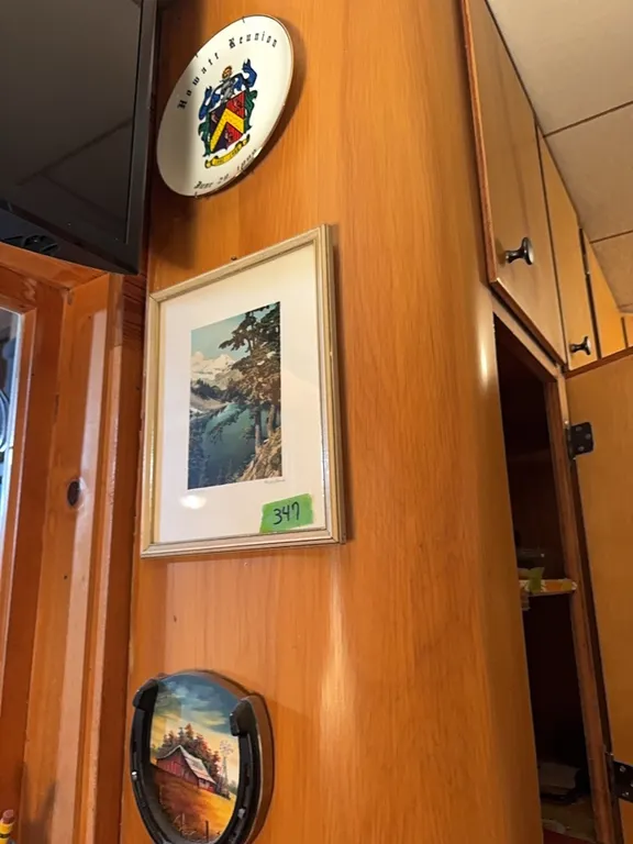 3 wall hangings, Mt Baker, horse shoe, Howatt plate