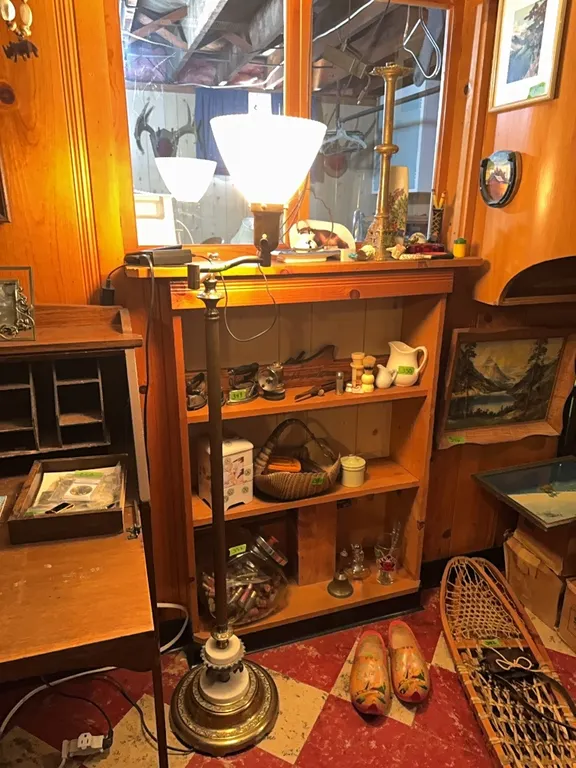 floor lamp