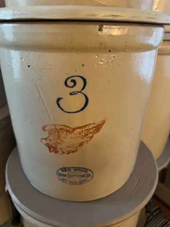 3 gallon Red Wing crock, large 3, large wing