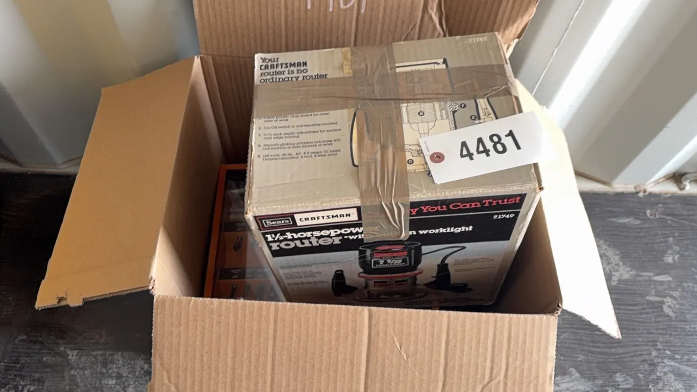 ID 4481 Craftsman Router/Bits