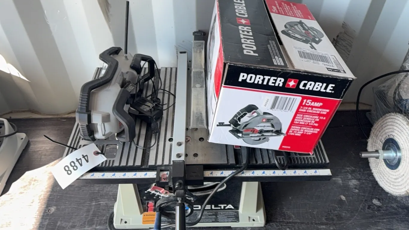 ID 4488 Delta Table Saw, Radio & Porter Circular Saw