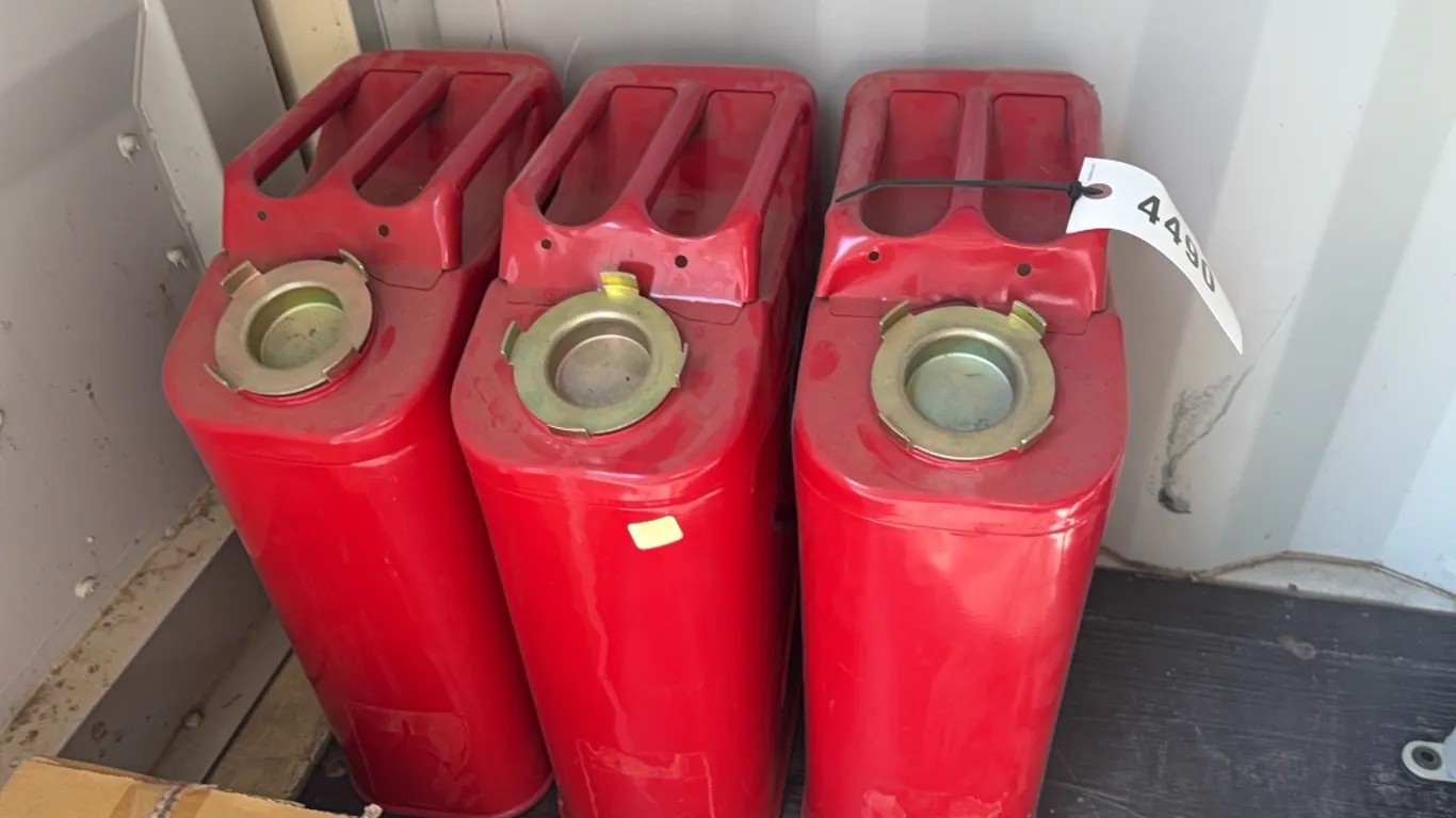 ID 4490 (3) Gas Cans