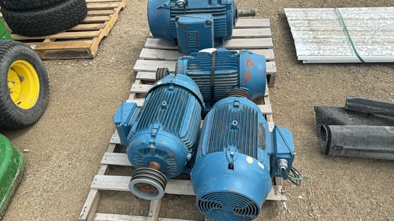 ID 4560 (2) Pallets 3 Phase Motors