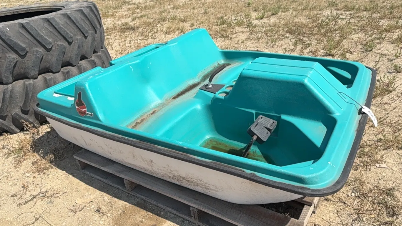 ID 4583 Paddle Boat