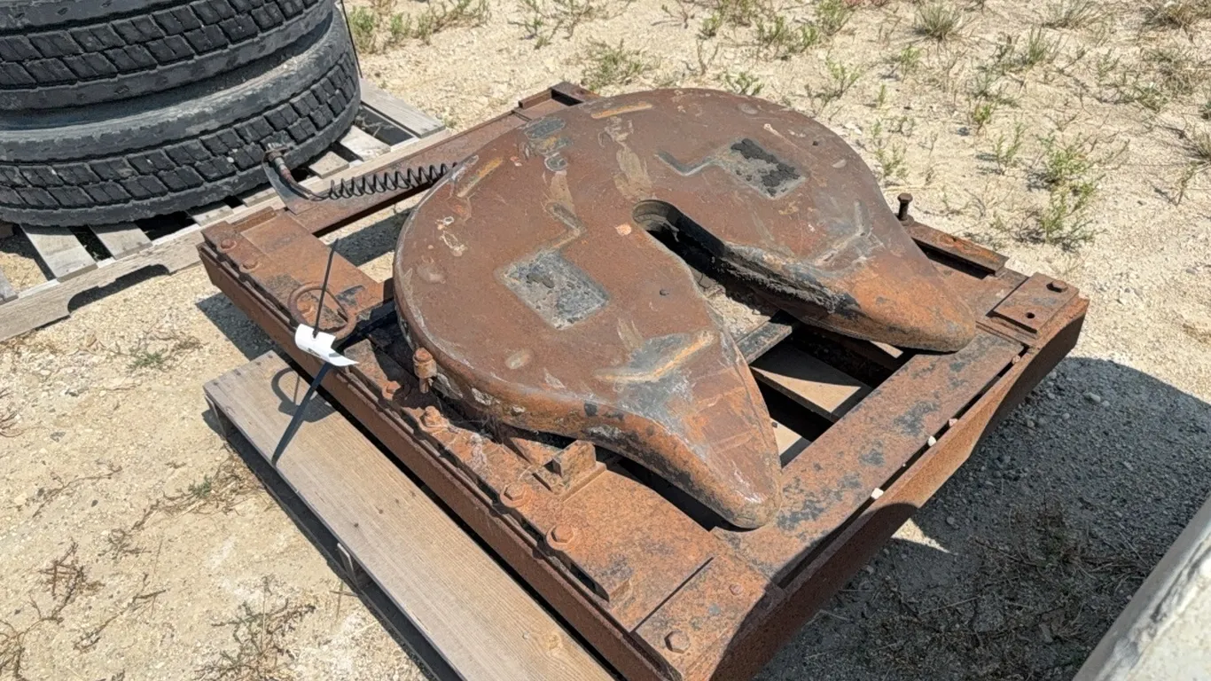 ID 4592 Semi Fifth Wheel Plate