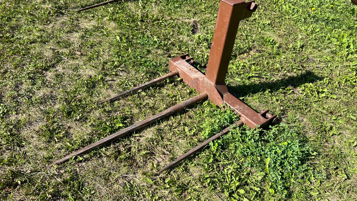Hi-Qual 3PTH Bale Spear