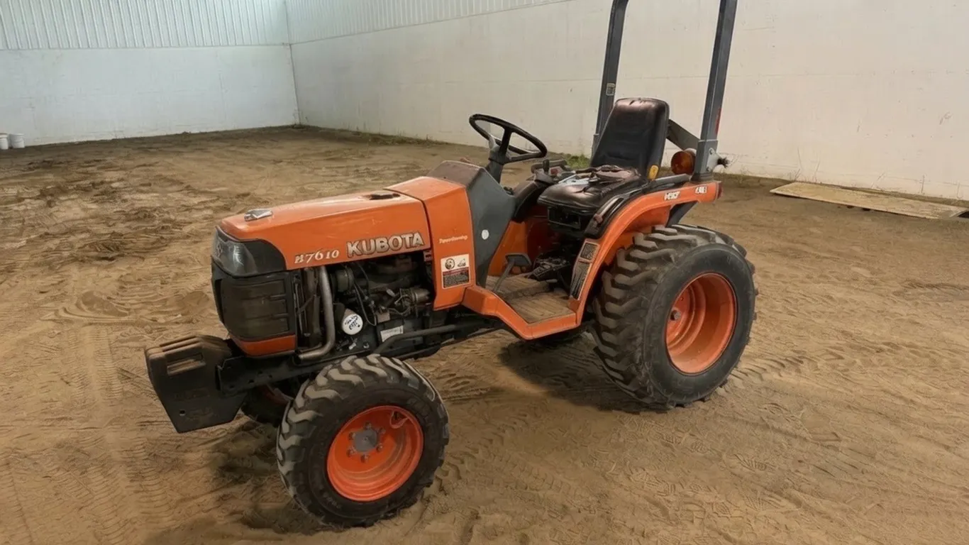 Kubota B7610 Compact FWA Tractor