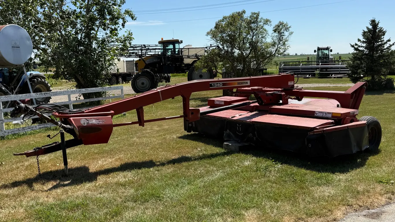 Hesston 1340 Hydra-Swing Discbine