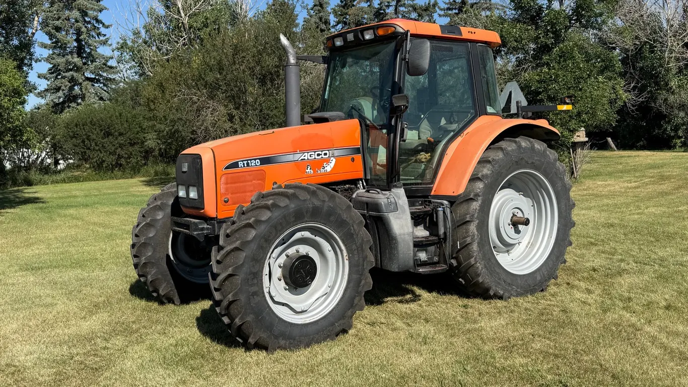 2004 RT120 Agco MFWD Tractor