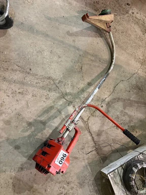 GAS-POWERED STRING TRIMMER / WEED EATER