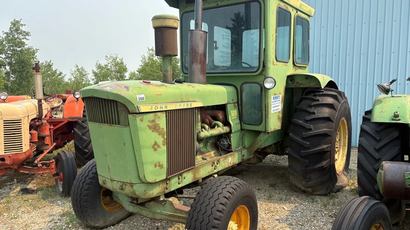 JOHN DEERE 5810 TRACTOR