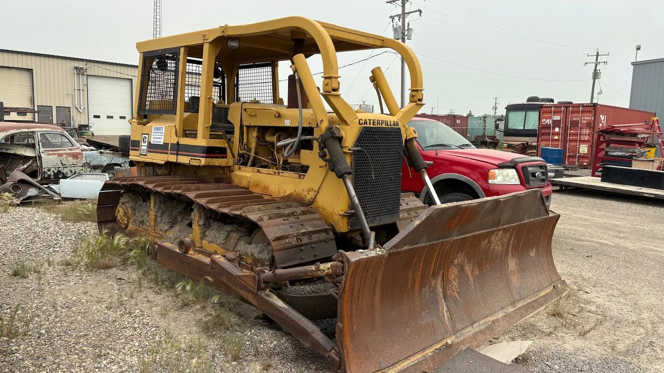CATERPILLAR D6D DOZER