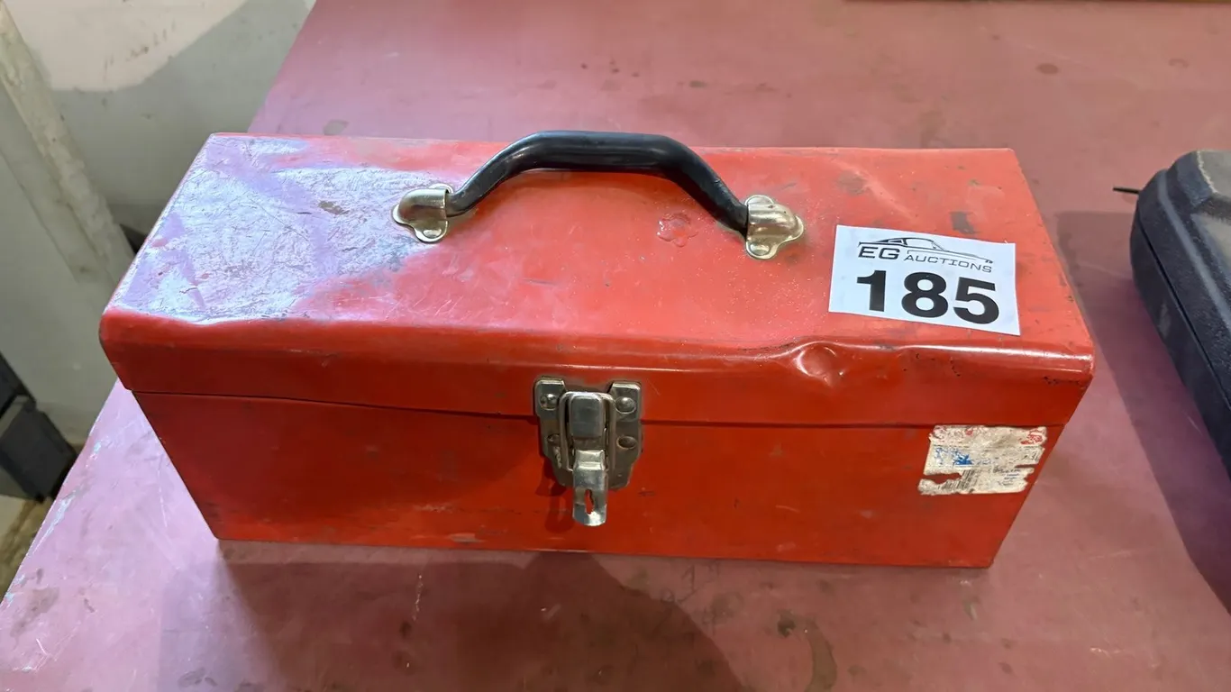 METAL TOOL BOX W/SOCKETS