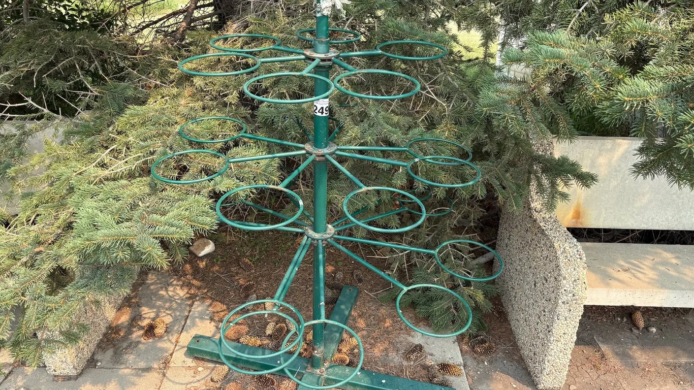 PETUNIA TREE STAND