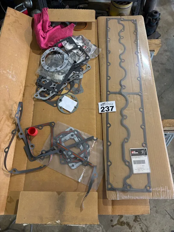 ASSORTED ENGINE GASKETS & FP DIESEL VALVE COVER GASKET