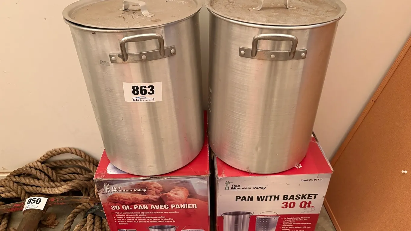 Two 30 Quart Pans with Baskets