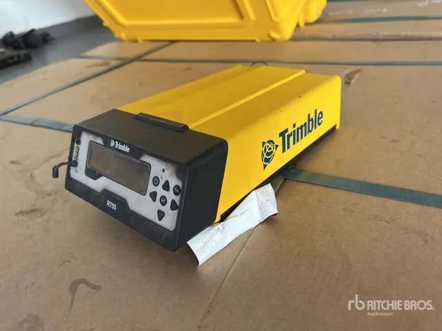 2022 Trimble R750 GPS Base Station