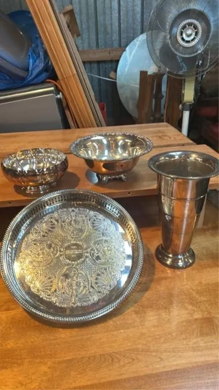 T. Eatons Silver trophy�s