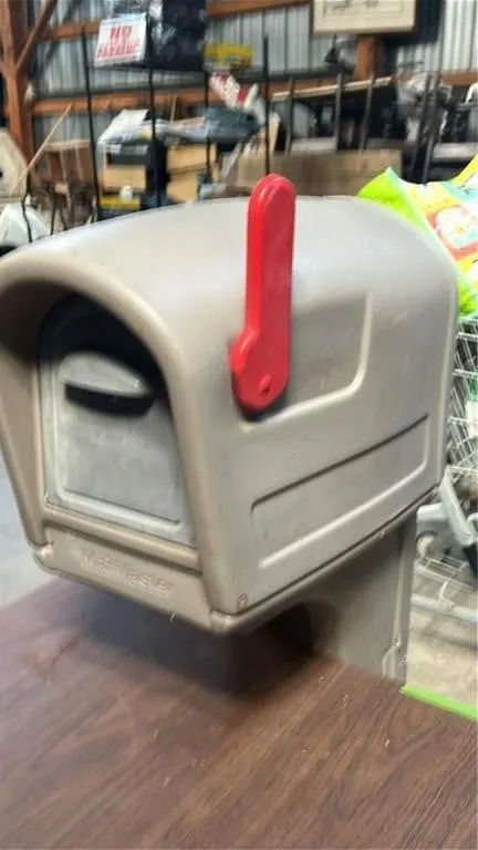 Mail box