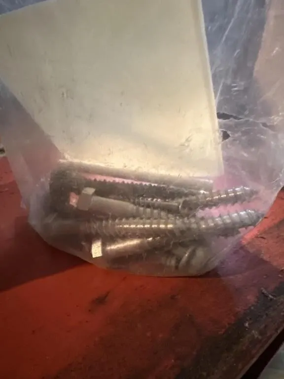 Bags 3 in screws. Nails 2.5