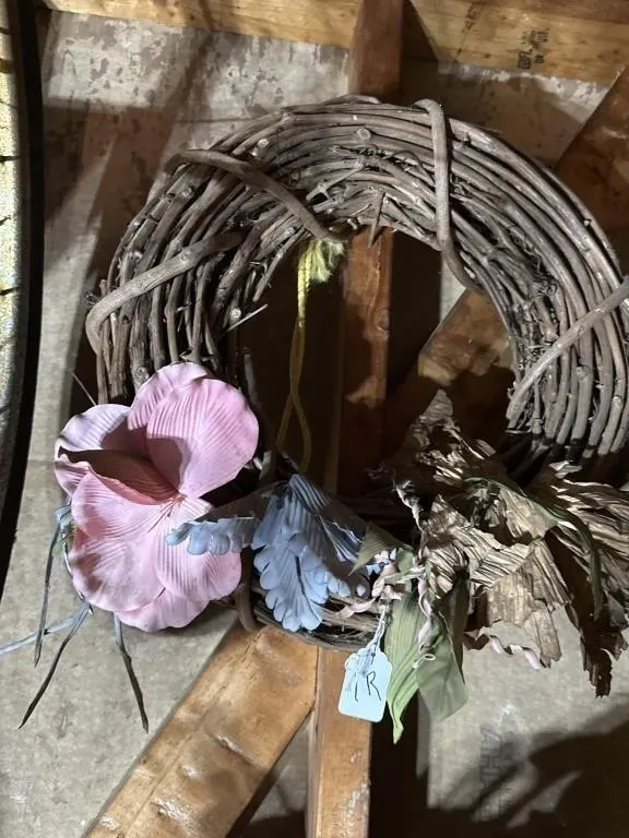 Wreath. Pink flower 16