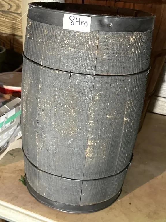 Whiskey barrel style 18x12