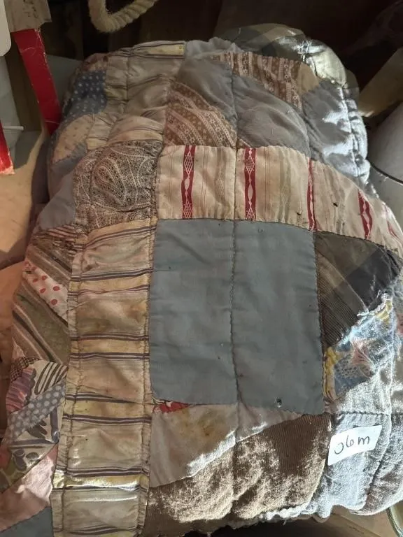 Quilt. Full size damaged spots