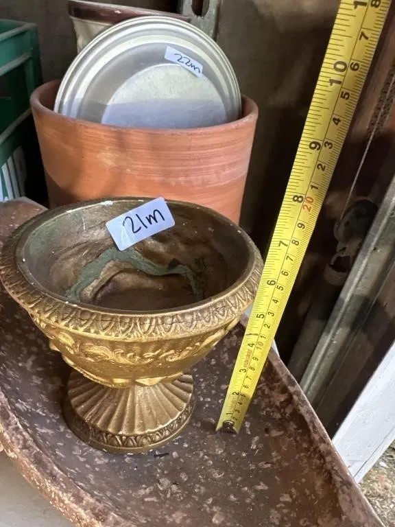 Gold planters
