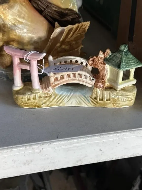 7x7. Sea shell light. 7x3.5 aquarium ornament